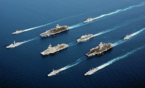 Navio da frota dos EUA no Mediterrâneo, equipada com mísseis Tomahawk e deslocada para as proximidades da Síria na quinta-feira (29/8)